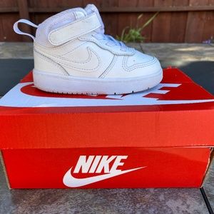 Nike Court Borough Mid 2, Size 6c, White